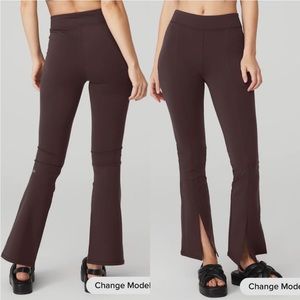 NWT Alo Yoga Airbrush High-Waist 7/8 Flutter Legging in Raisin XS